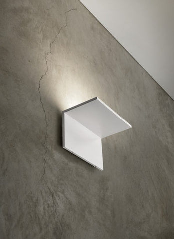 Olev Novanta Wall Light
